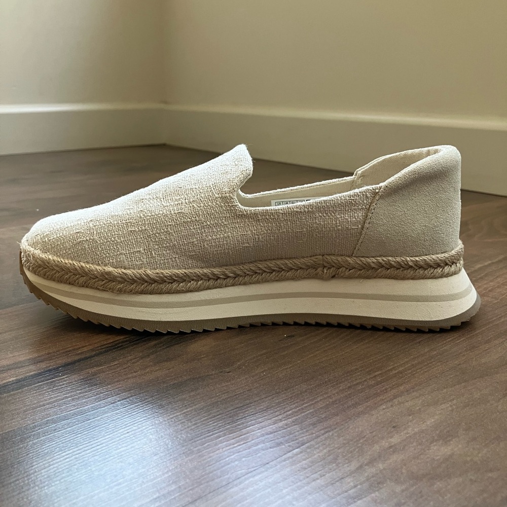 Tom’s Slip-On Platform Shoe